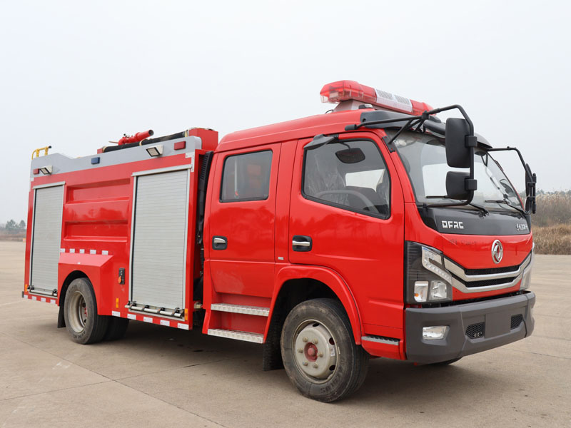 東風(fēng)多利卡D7-5m3泡沫消防車