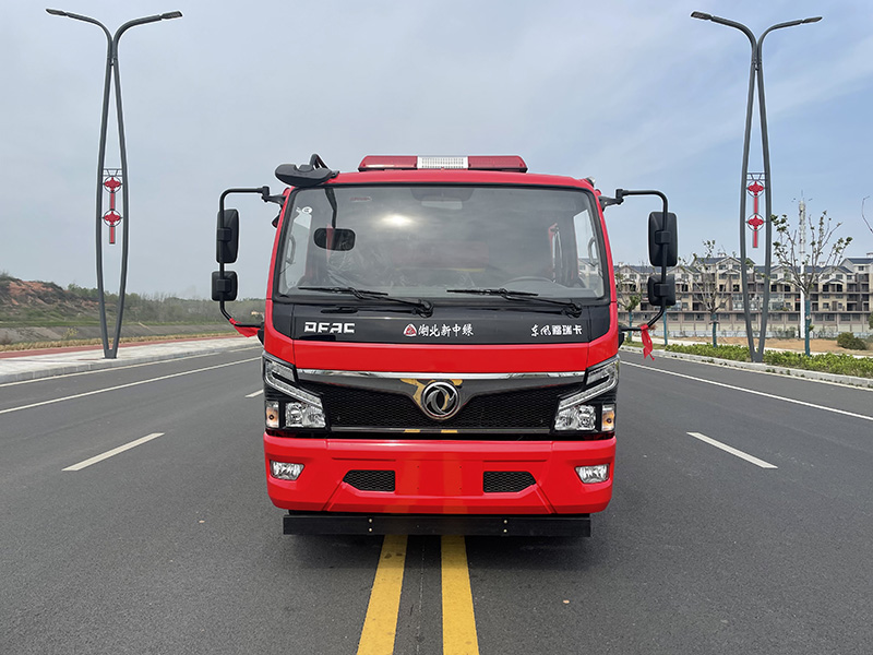 東風(fēng)5噸水罐消防車(chē)