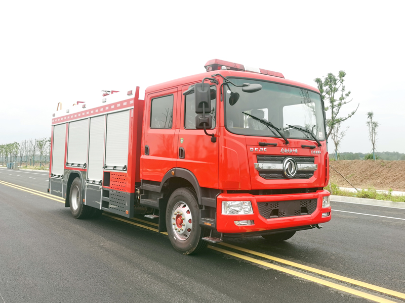 東風多利卡D9-8噸泡沫消防車