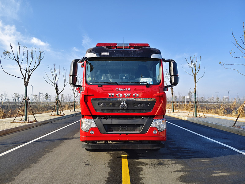 重汽豪沃8m3泡沫消防車(chē)